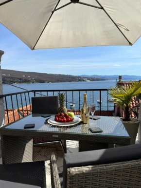 Villa Volos apartment Karmen with roof terrace, sea view, free private parking